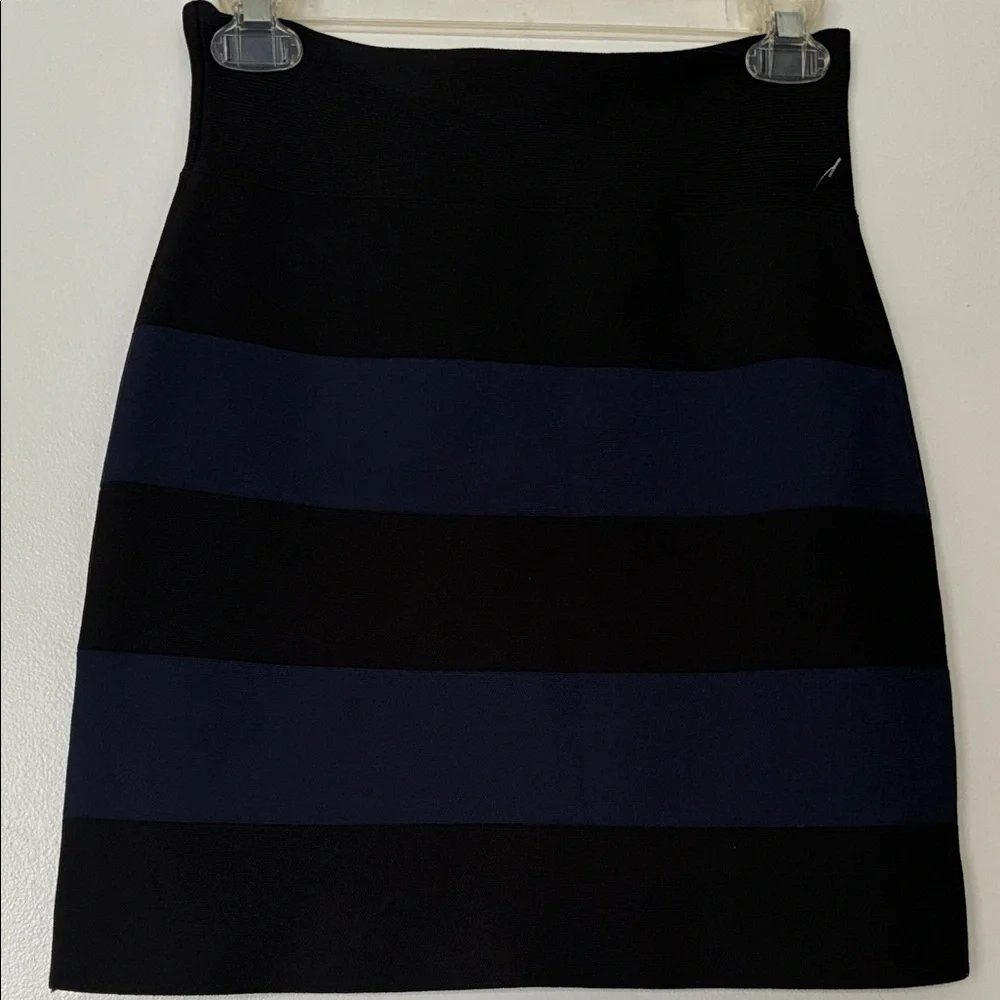 BCBGMaxAzria Black and Blue Mini Skirt - Picture 3 of 4